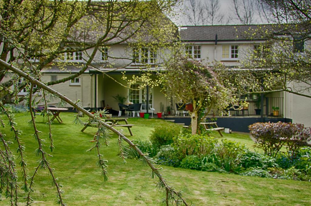 Tumbling Weir Hotel 2*